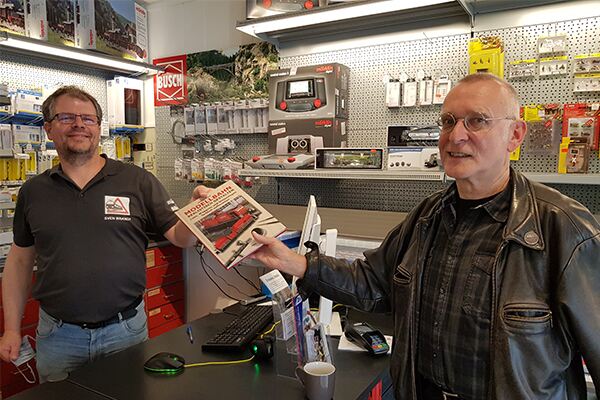 Mathias Faber - Buchautor - zu Besuch bei Modellbahn Pinneberg - Mathias-Faber-Buchautor-zu-Besuch-bei-Modellbahn-Pinneberg