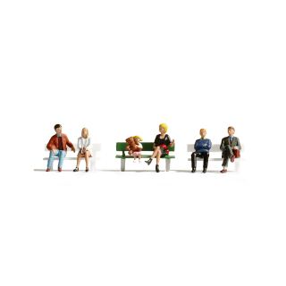 Noch H0 15530 - Sitzende