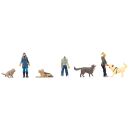 Faller (H0) 151745: Spazierg&auml;nger mit Hunden